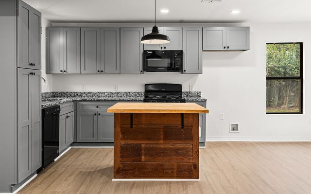 207 Joel Hooper Drive, Lorena, TX 76655