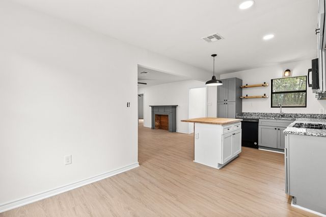 207 Joel Hooper Drive, Lorena, TX 76655