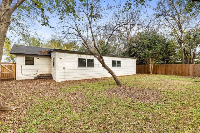 207 Joel Hooper Drive, Lorena, TX 76655