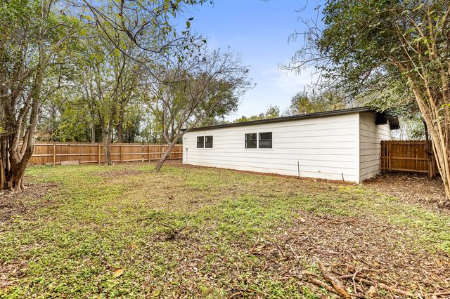 207 Joel Hooper Drive, Lorena, TX 76655