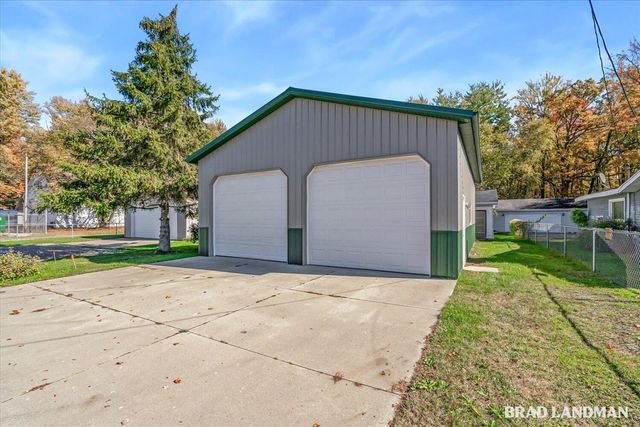 1980 Parker Drive, Wayland, MI 49348