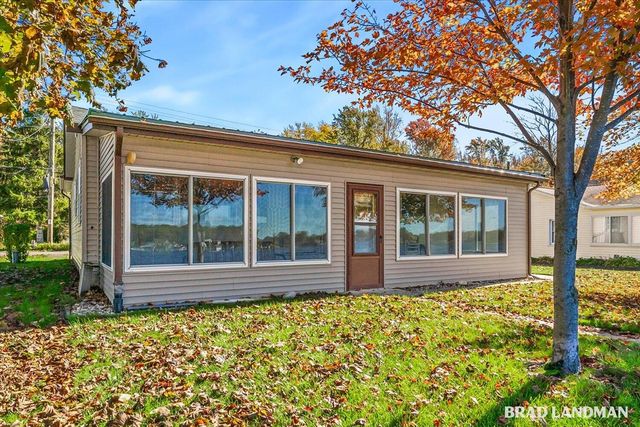 1980 Parker Drive, Wayland, MI 49348