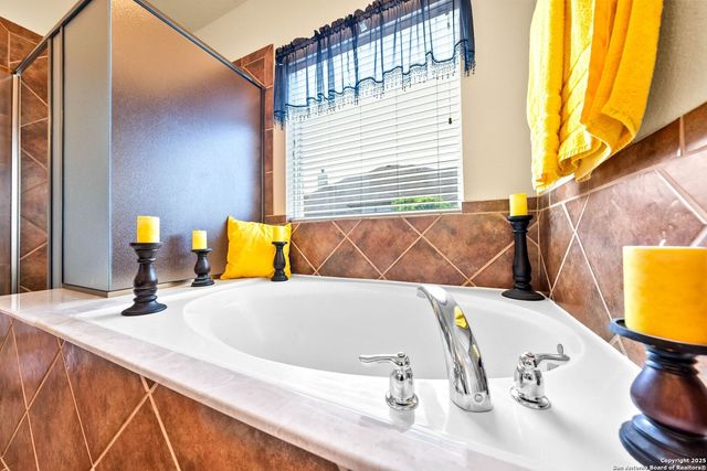 3353 Joshs Way, Marion, TX 78124