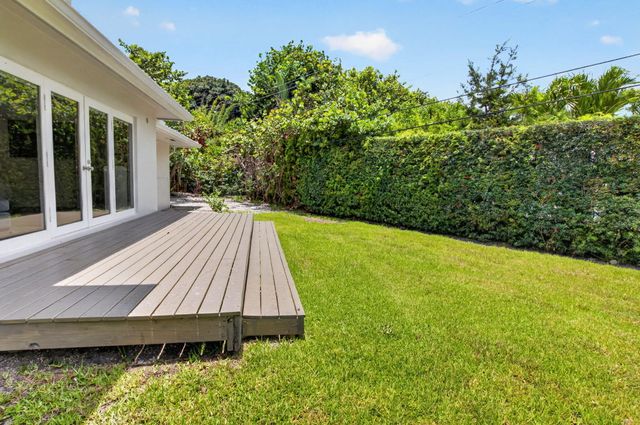 2006 NW 3rd Avenue, Delray Beach, FL 33444
