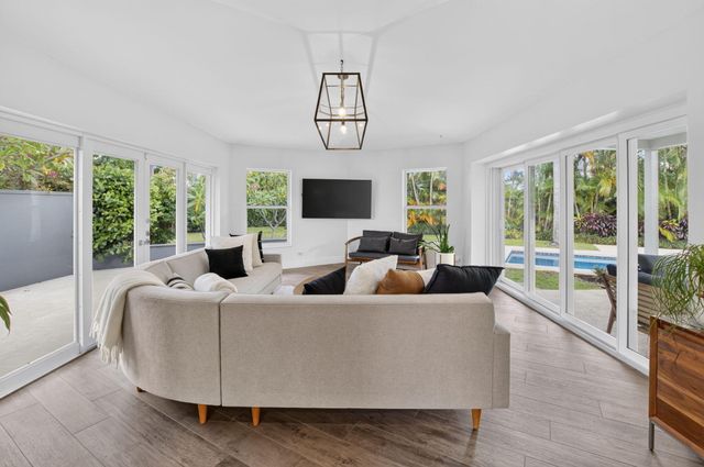 2006 NW 3rd Avenue, Delray Beach, FL 33444