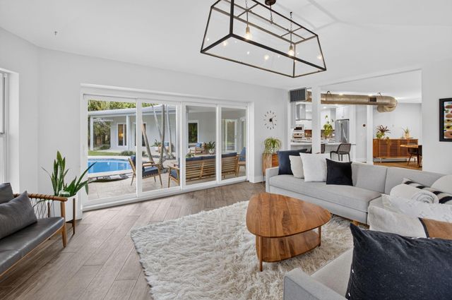 2006 NW 3rd Avenue, Delray Beach, FL 33444