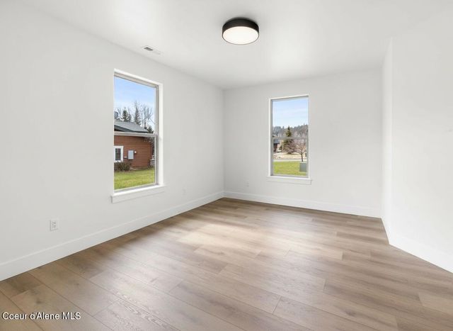 86 Marie Victoria CT, Sandpoint, ID 83864