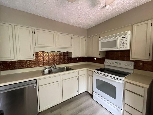 2105 Fairways Court NW, Kennesaw, GA 30144