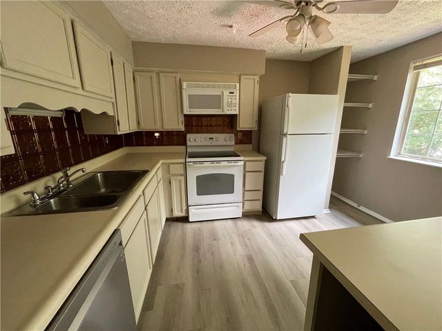 2105 Fairways Court NW, Kennesaw, GA 30144