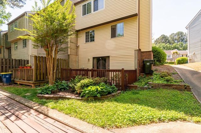 2105 Fairways Court NW, Kennesaw, GA 30144