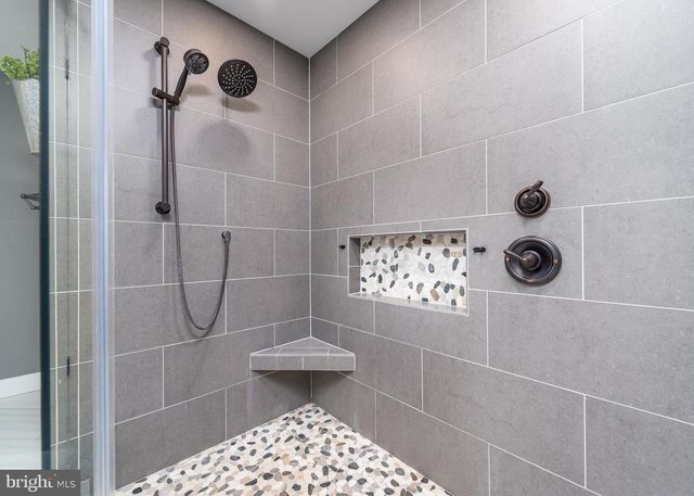 75 LORI LN, Littlestown, PA 17340