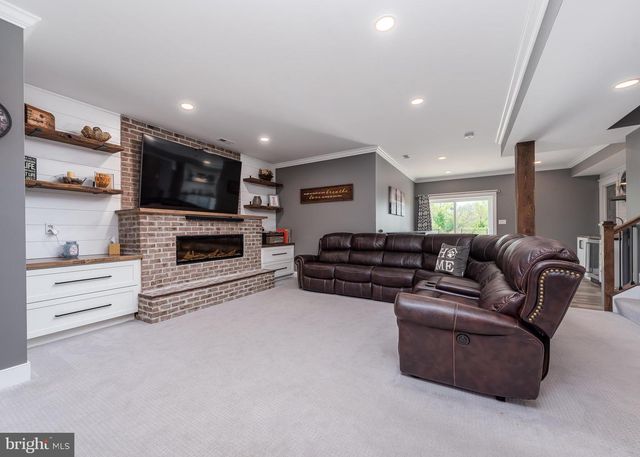 75 LORI LN, Littlestown, PA 17340