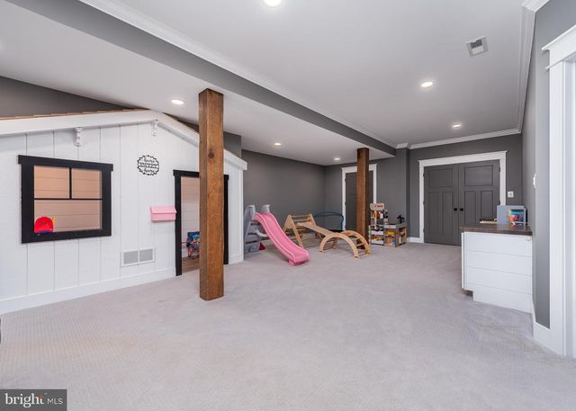 75 LORI LN, Littlestown, PA 17340