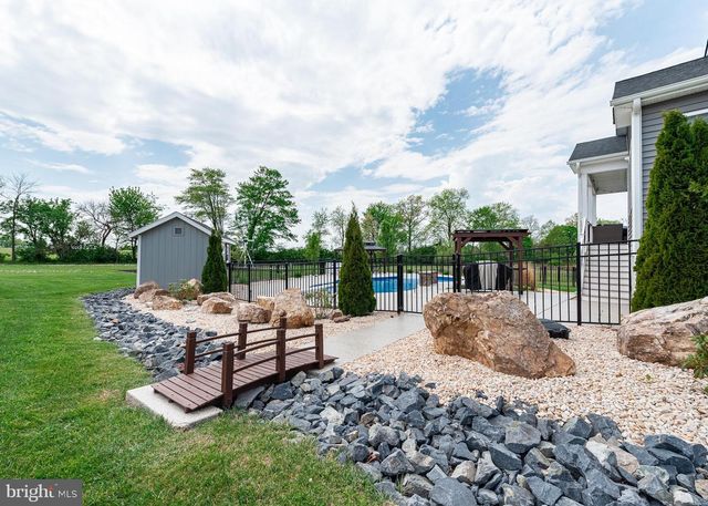 75 LORI LN, Littlestown, PA 17340