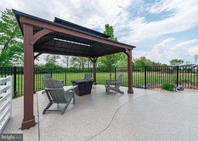 75 LORI LN, Littlestown, PA 17340