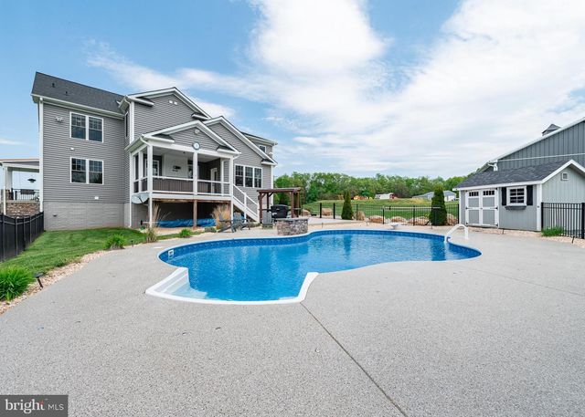 75 LORI LN, Littlestown, PA 17340