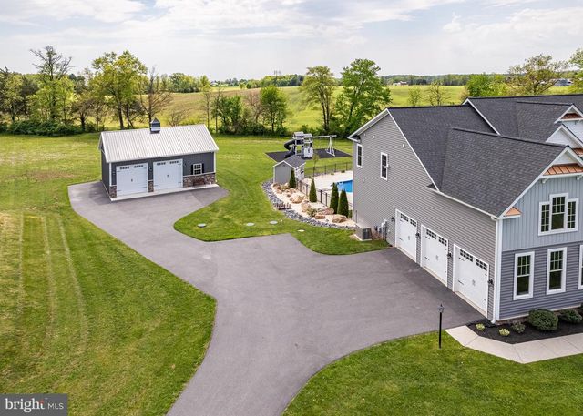 75 LORI LN, Littlestown, PA 17340