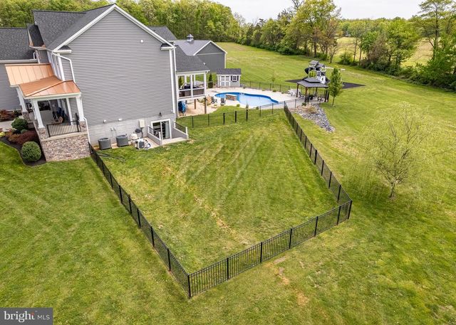 75 LORI LN, Littlestown, PA 17340