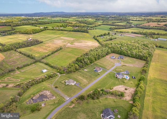 75 LORI LN, Littlestown, PA 17340