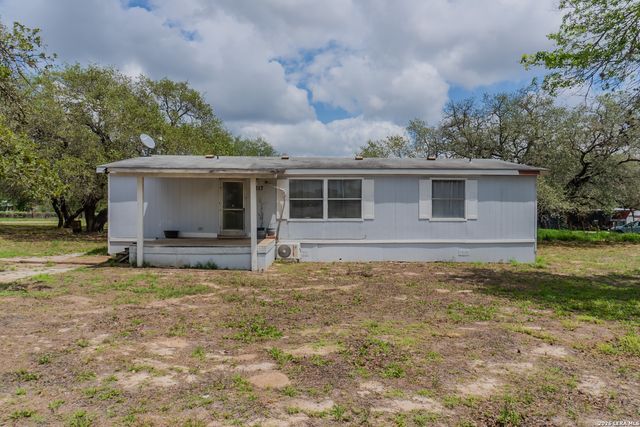1217 County Road 6723, Natalia, TX 78059