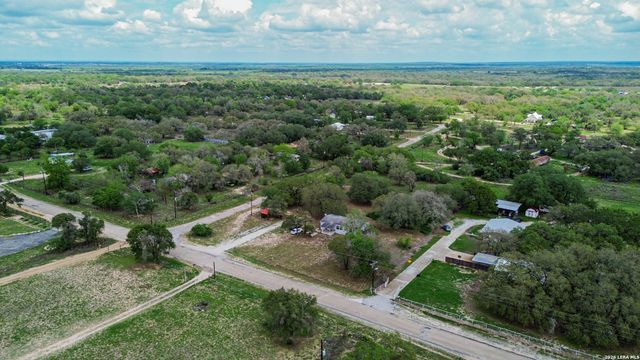 1217 County Road 6723, Natalia, TX 78059