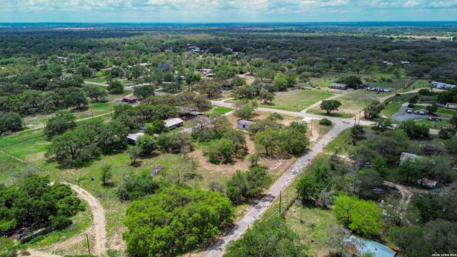 1217 County Road 6723, Natalia, TX 78059