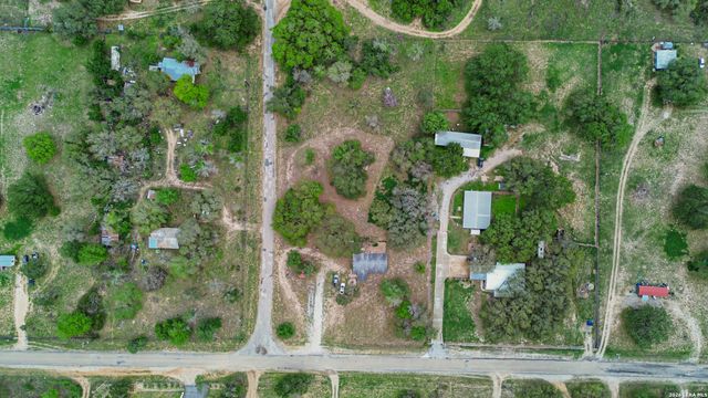 1217 County Road 6723, Natalia, TX 78059