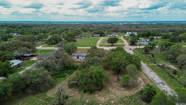1217 County Road 6723, Natalia, TX 78059