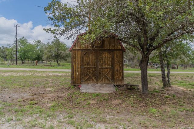 1217 County Road 6723, Natalia, TX 78059