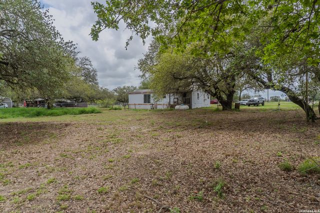 1217 County Road 6723, Natalia, TX 78059