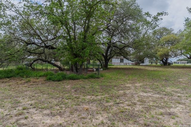1217 County Road 6723, Natalia, TX 78059
