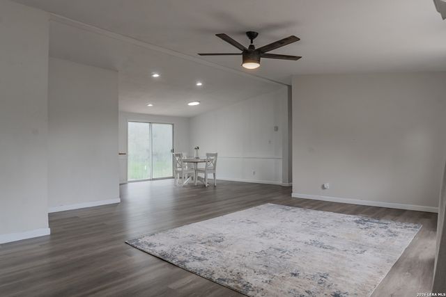 1217 County Road 6723, Natalia, TX 78059