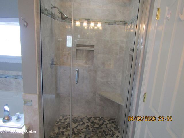 8306 Grandel Forest Way, Louisville, KY 40258