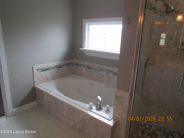 8306 Grandel Forest Way, Louisville, KY 40258