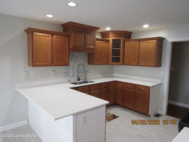 8306 Grandel Forest Way, Louisville, KY 40258