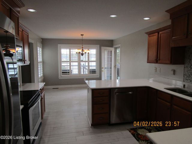 8306 Grandel Forest Way, Louisville, KY 40258