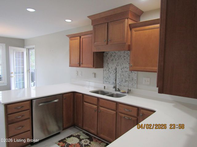 8306 Grandel Forest Way, Louisville, KY 40258