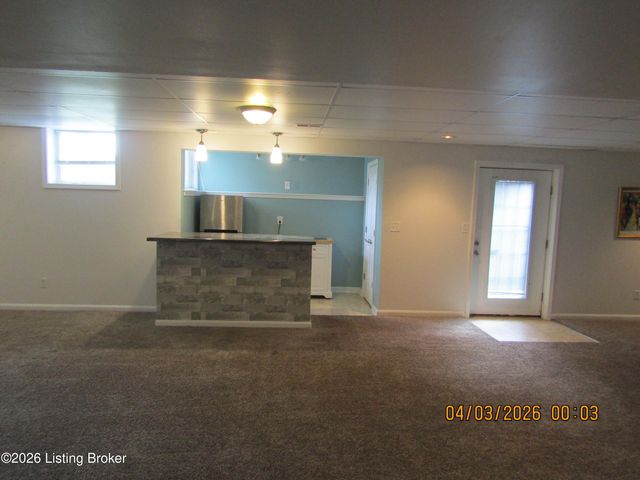 8306 Grandel Forest Way, Louisville, KY 40258