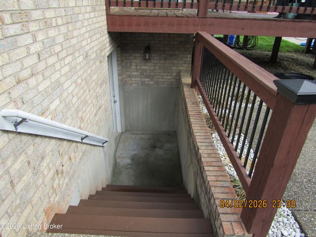 8306 Grandel Forest Way, Louisville, KY 40258