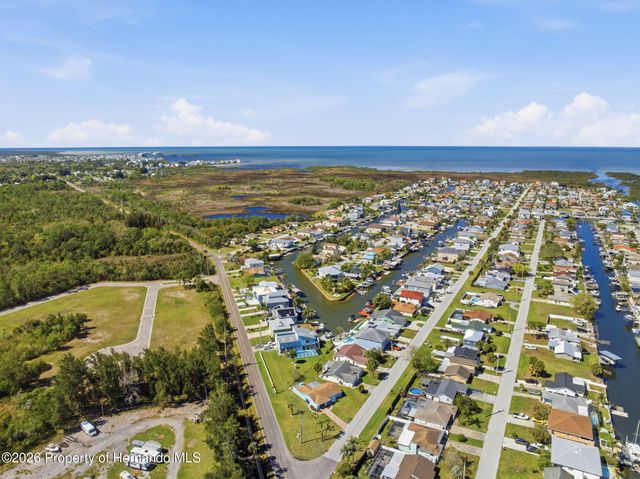 7608 Yachtsman Drive, Hudson, FL 34667