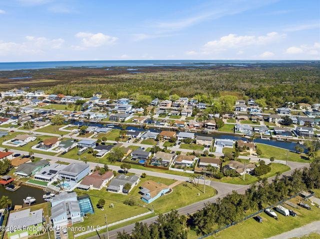 7608 Yachtsman Drive, Hudson, FL 34667