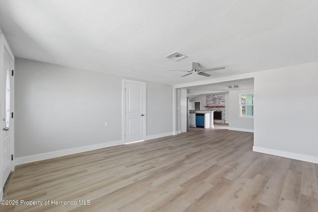 7608 Yachtsman Drive, Hudson, FL 34667