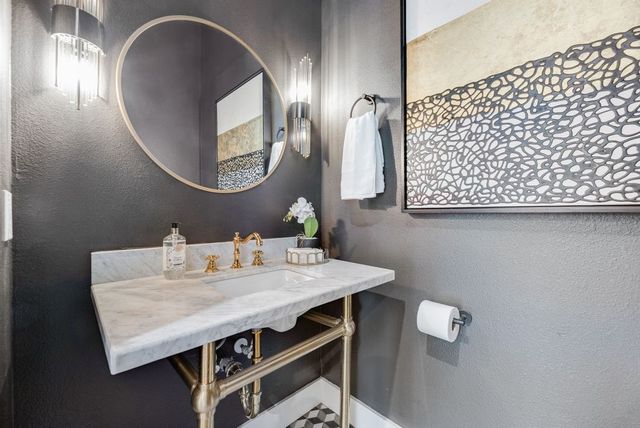 1802 Pueblo Street, Dallas, TX 75212