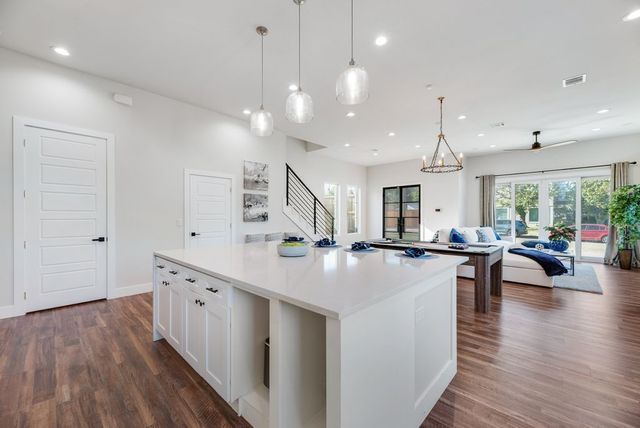 1802 Pueblo Street, Dallas, TX 75212