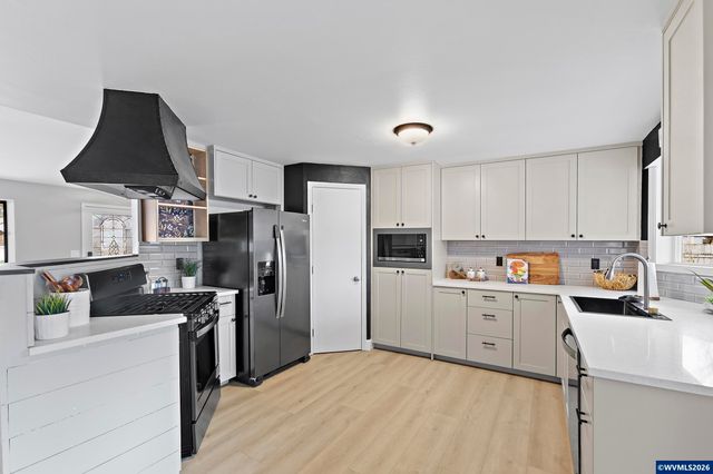 2994 Fir Oaks Dr SW, Albany, OR 97321