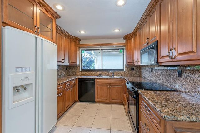 3650 N 36th Avenue 51, Hollywood, FL 33021