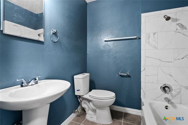 110 North Drive, Copperas Cove, TX 76522