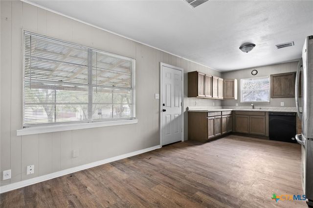 110 North Drive, Copperas Cove, TX 76522