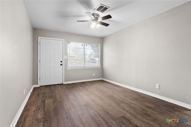 110 North Drive, Copperas Cove, TX 76522