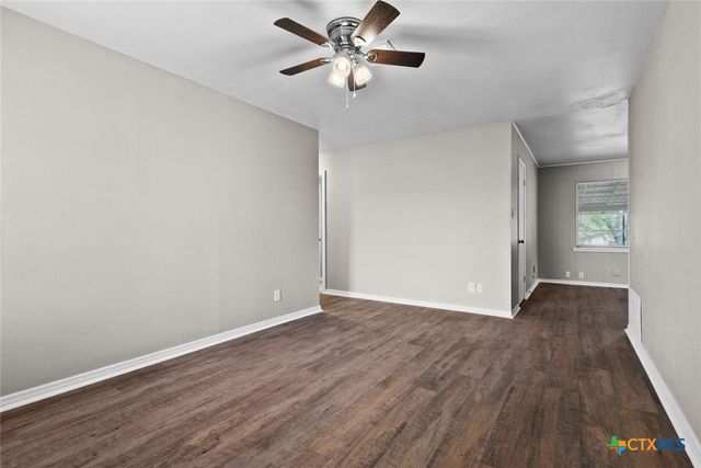 110 North Drive, Copperas Cove, TX 76522